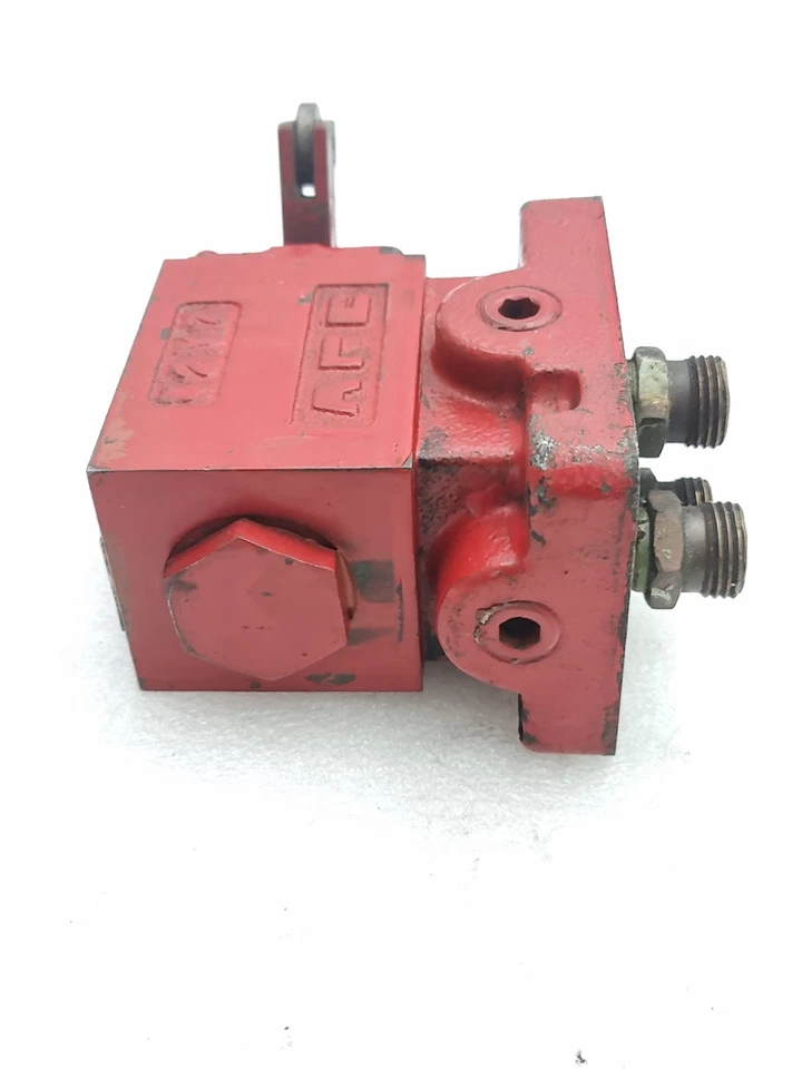Yuken DCG-01-2B2-R-40 Directional Valve DCG012B2R40